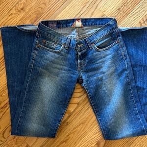 Ladies Lucky Brand boot cut jeans!